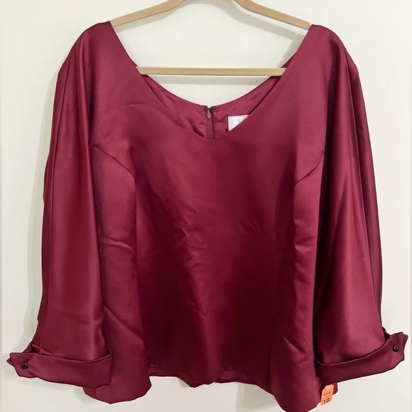 VIE BY VICTORIA ROYAL Women’s VINTAGE Cuffed Sleeve V Neck Burgundy Top 18 - Picture 1 of 16